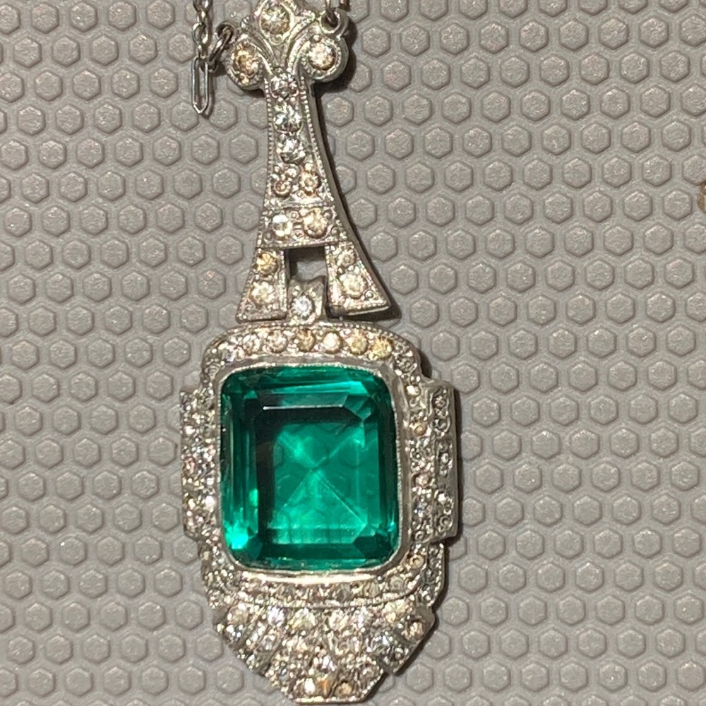 Antique Vibrant Green and Silver Necklace with Emerald Pendant